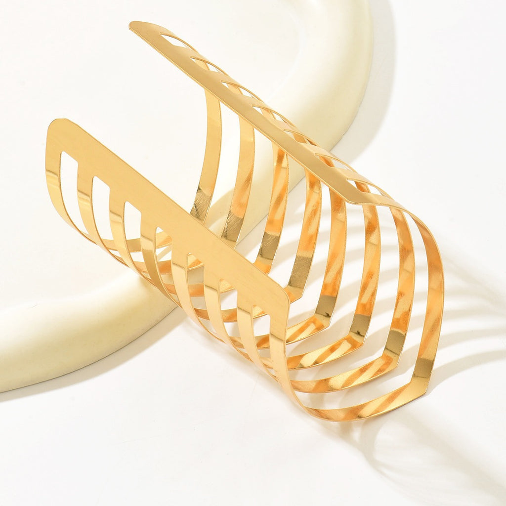 Cross-border Europe and the United States exaggerated metal bracelet personality V stripe open wide bracelet gold bracelet jewelry wholesale