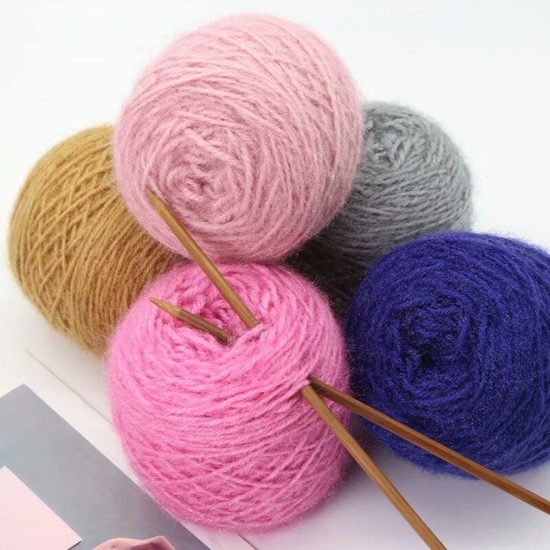 3 Two squirrel fluff line mohair squirrel yarn medium thick wool hand-woven scarf hat sweater wholesale