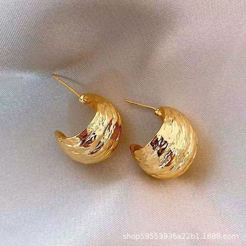 Heart-Shaped Earrings for Women, Summer Ins Niche Earrings, Fashionable Versatile Internet Celebrity Earrings, Trendy Style 2025 New Model