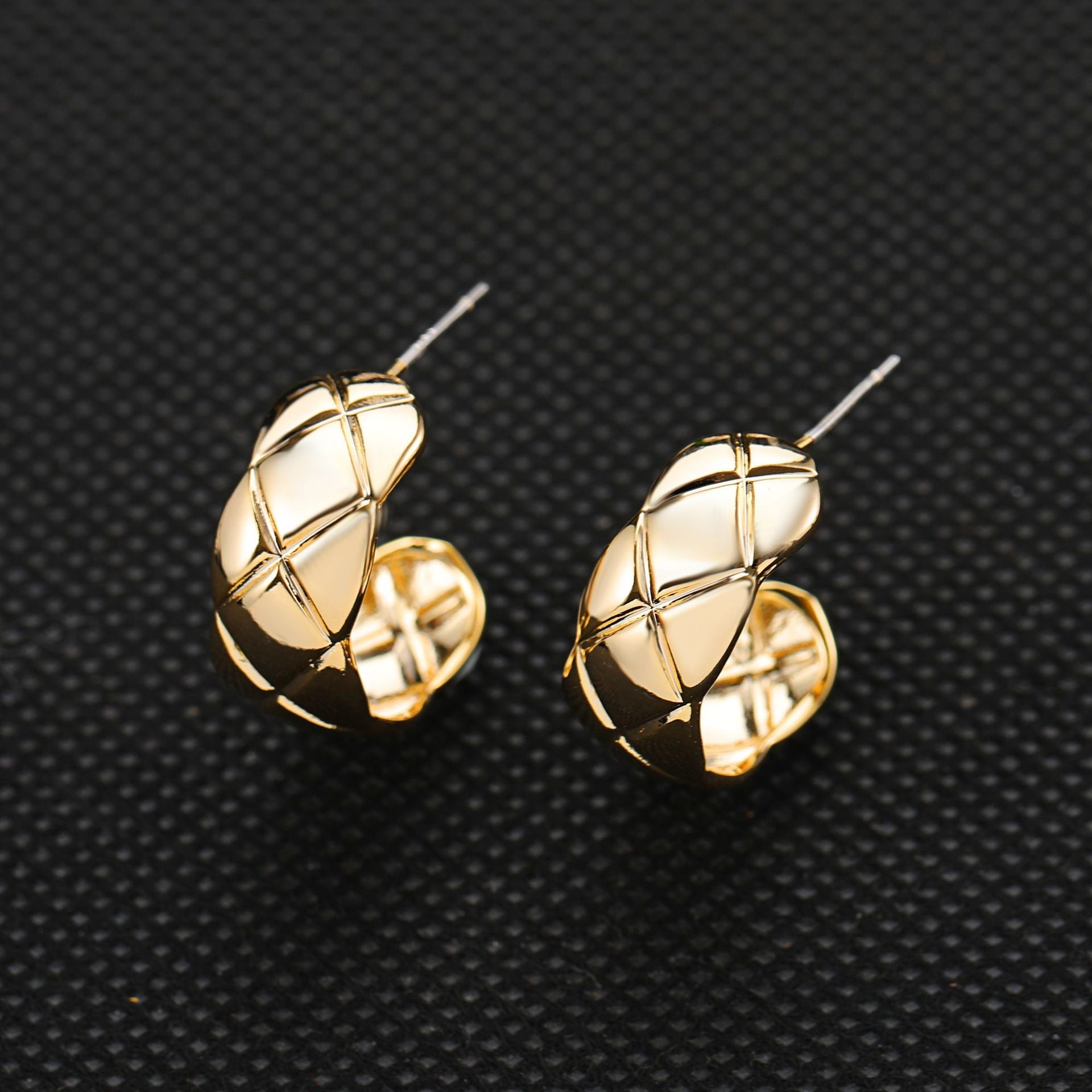 Mosquito-repellent incense plate ear clip no ear hole cold wind earrings earrings simple temperament French check earrings earrings female wholesale