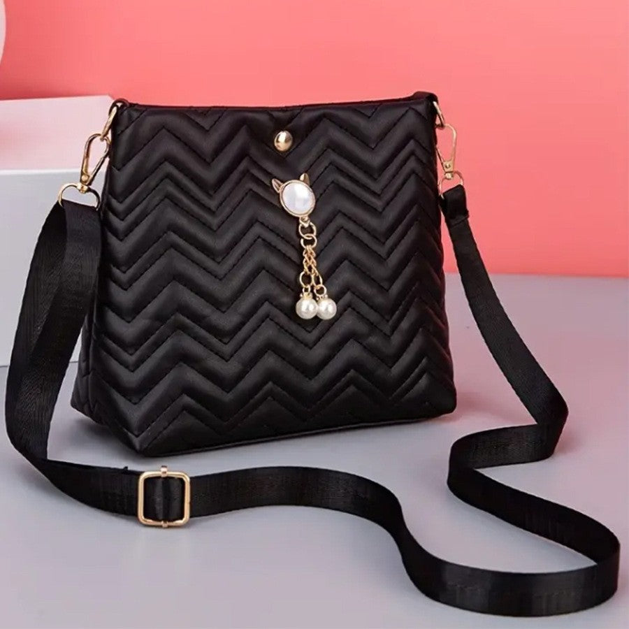 Korean Style Fashion Wavy Striped Quilted Cat Pearl Pendant Decoration Simple Women's Crossbody Bag Wholesale Bag