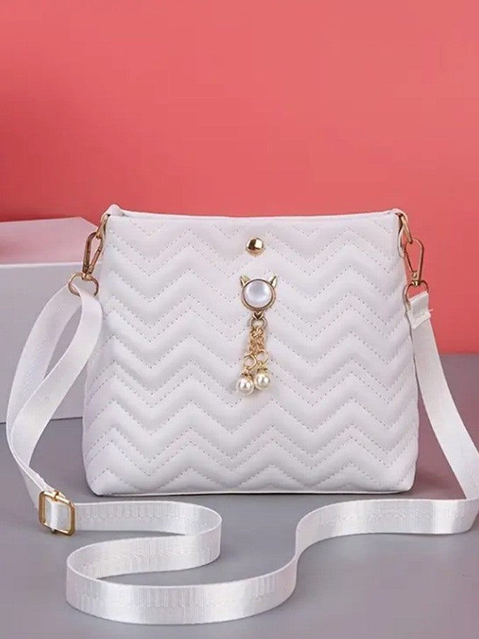 Korean Style Fashion Wavy Striped Quilted Cat Pearl Pendant Decoration Simple Women's Crossbody Bag Wholesale Bag