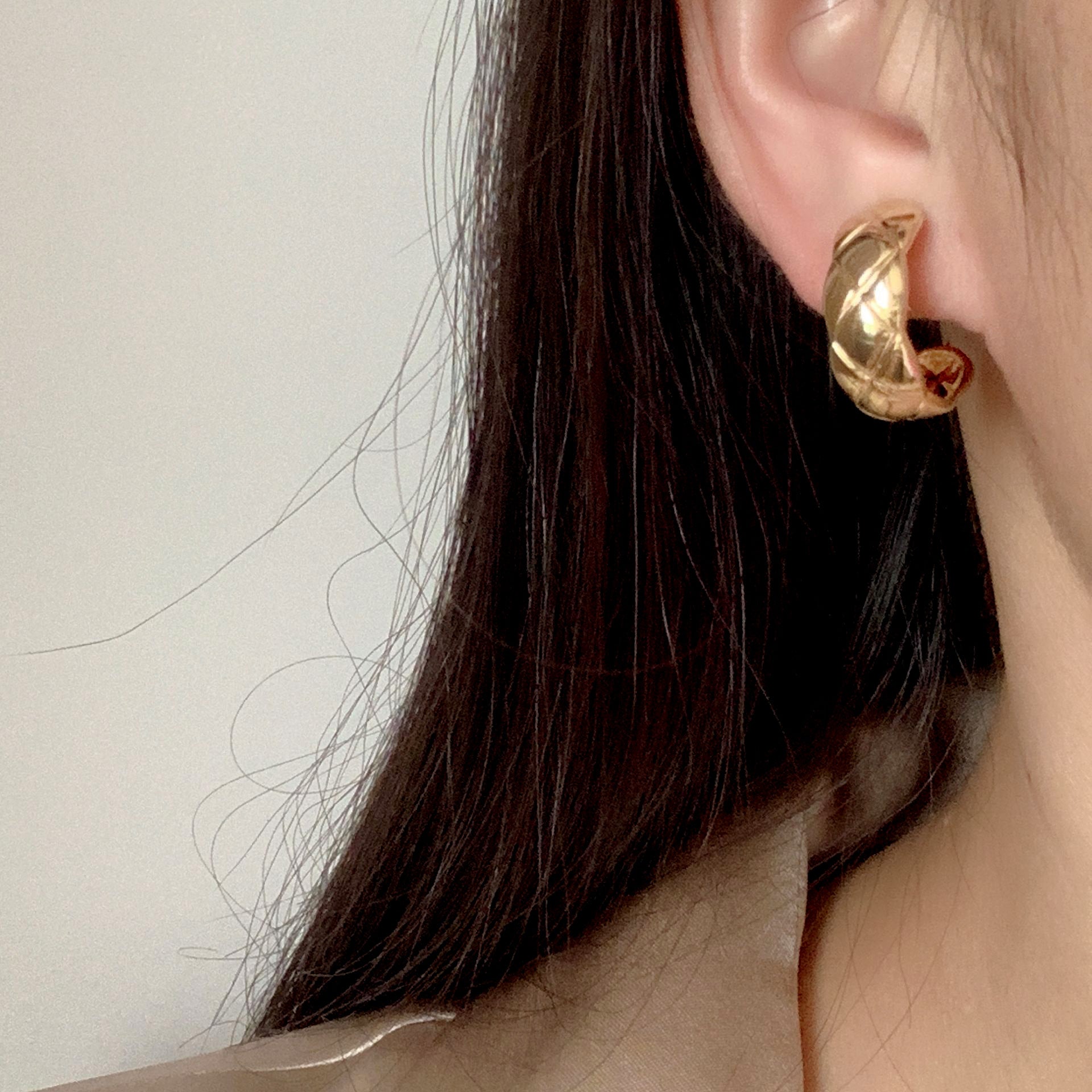 Mosquito-repellent incense plate ear clip no ear hole cold wind earrings earrings simple temperament French check earrings earrings female wholesale