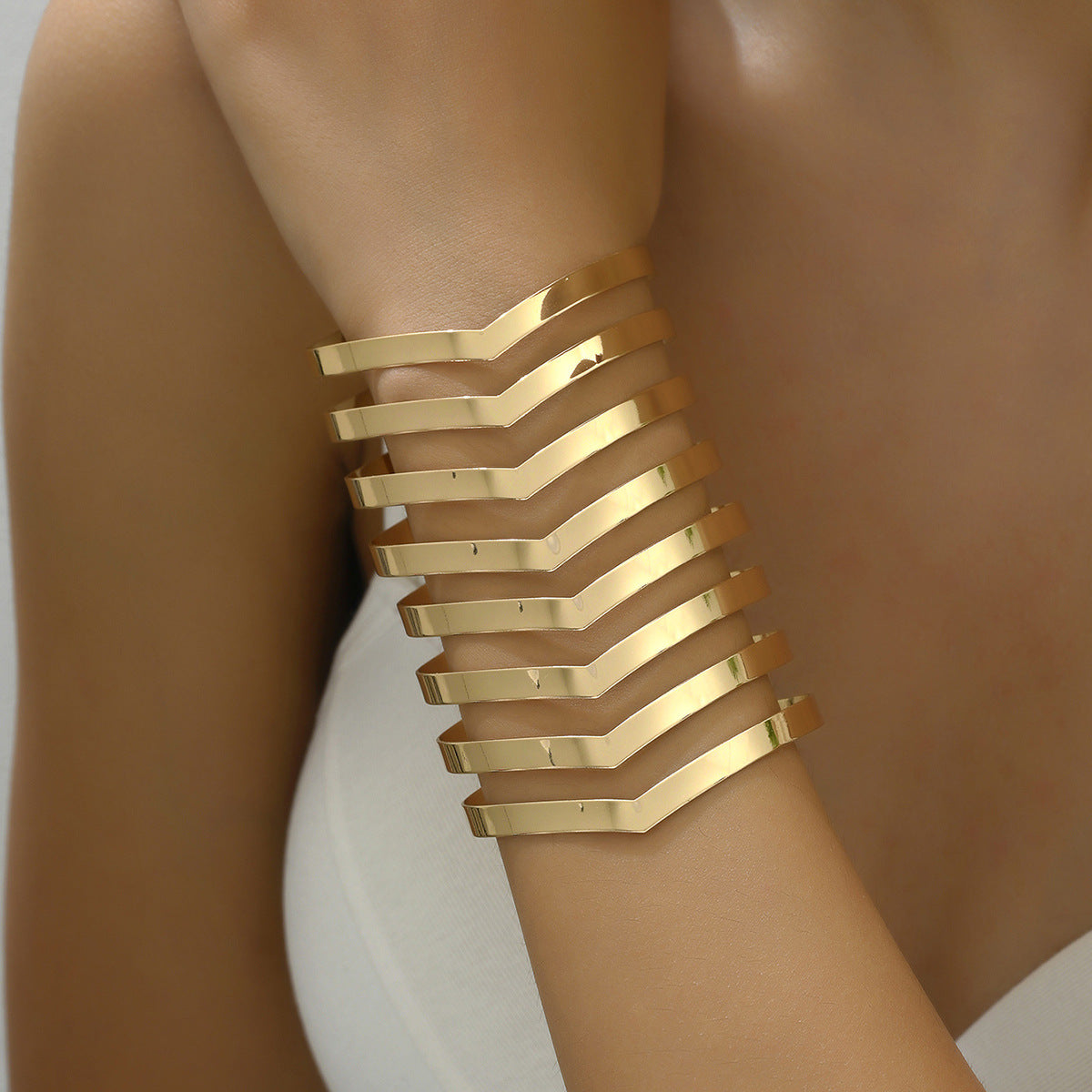 Cross-border Europe and the United States exaggerated metal bracelet personality V stripe open wide bracelet gold bracelet jewelry wholesale